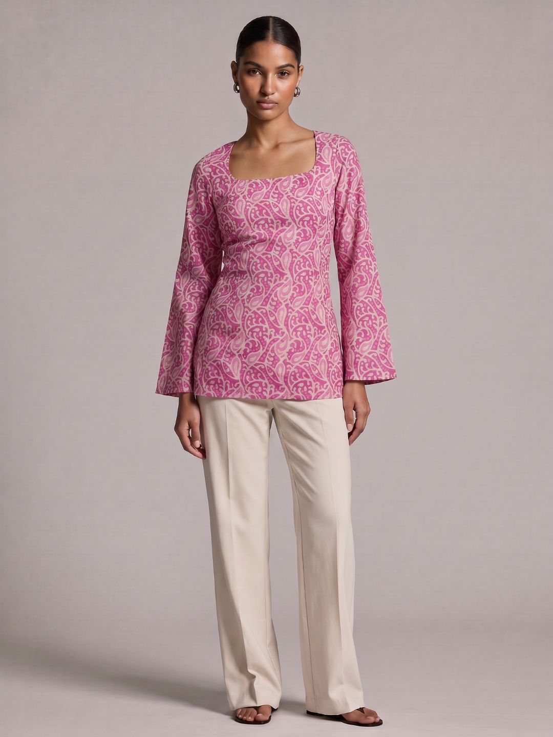 Aashi Sleeved Open-Back Kurti Top