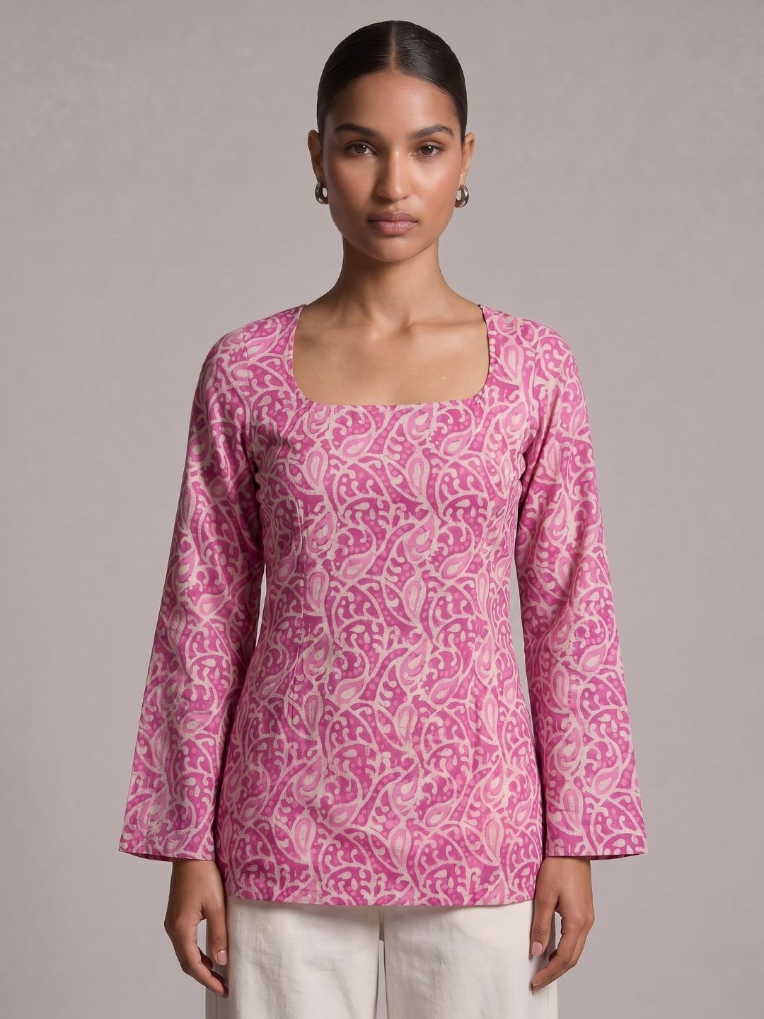 Aashi Sleeved Open-Back Kurti Top