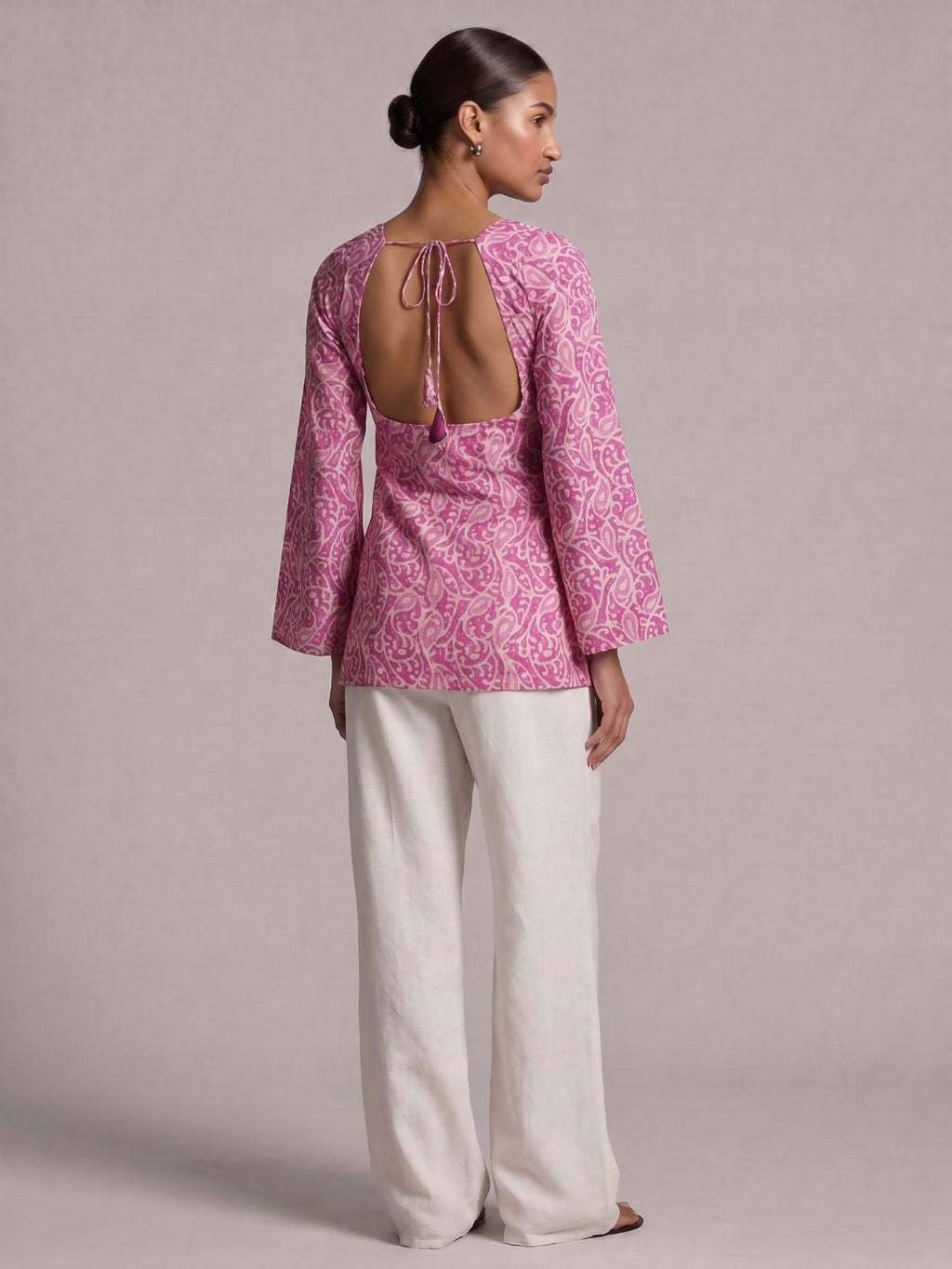Aashi Sleeved Open-Back Kurti Top