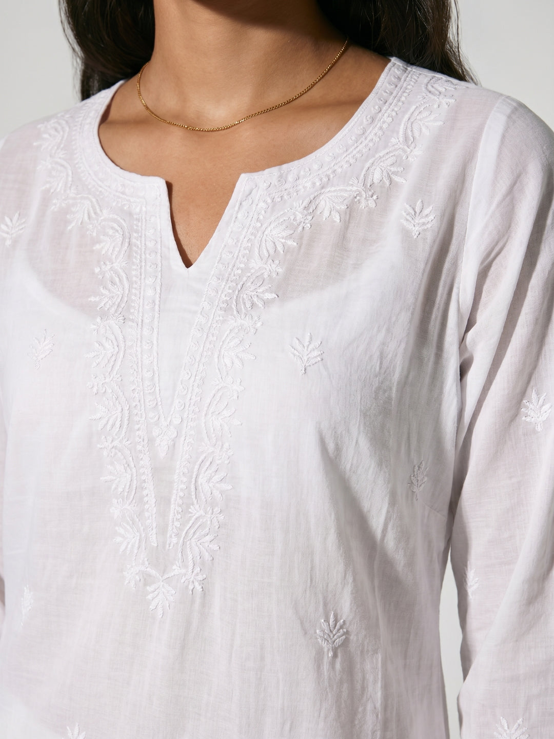 Arka Mul Chikankari Kurti