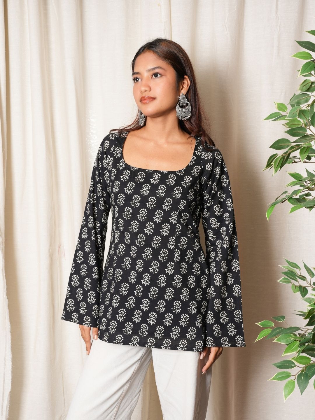 Komal Deep Back Sleeved Kurti