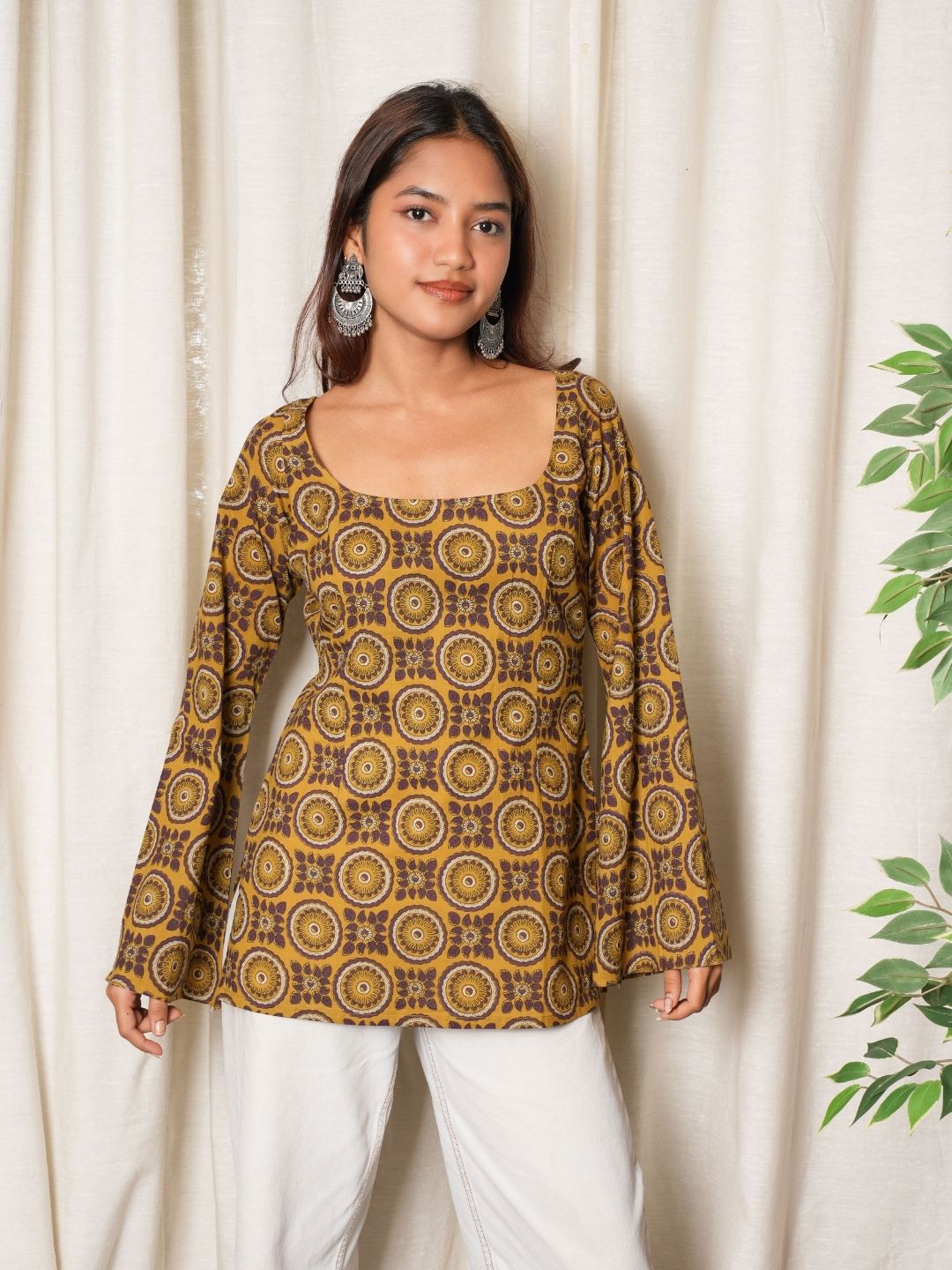 Tarini Deep Back Sleeved Kurti