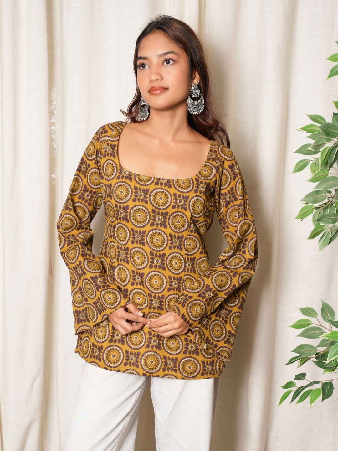 Tarini Deep Back Sleeved Kurti