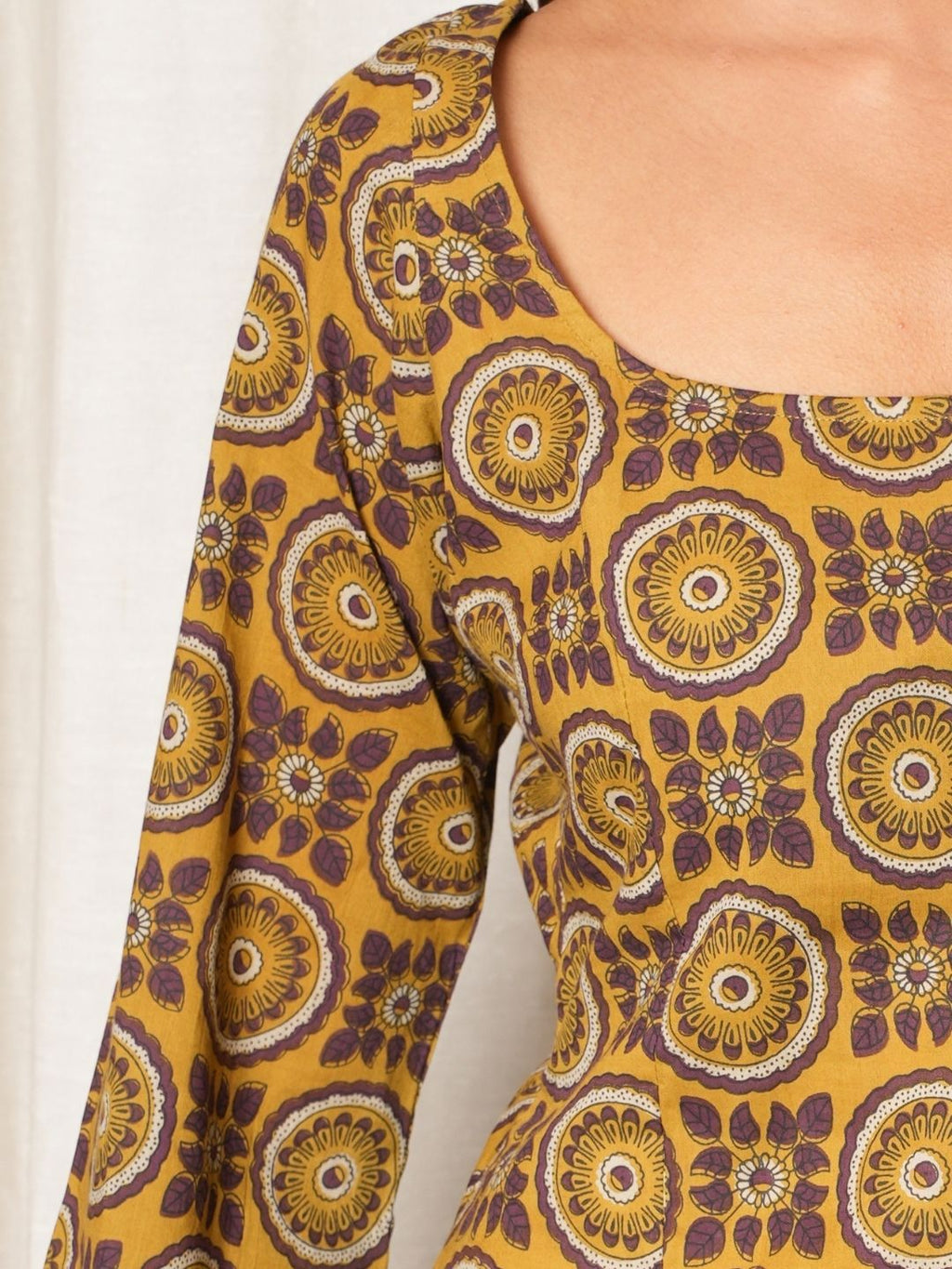 Tarini Deep Back Sleeved Kurti