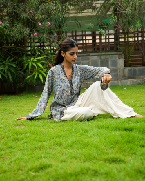 Katha Sleeved Structured Kurti Top