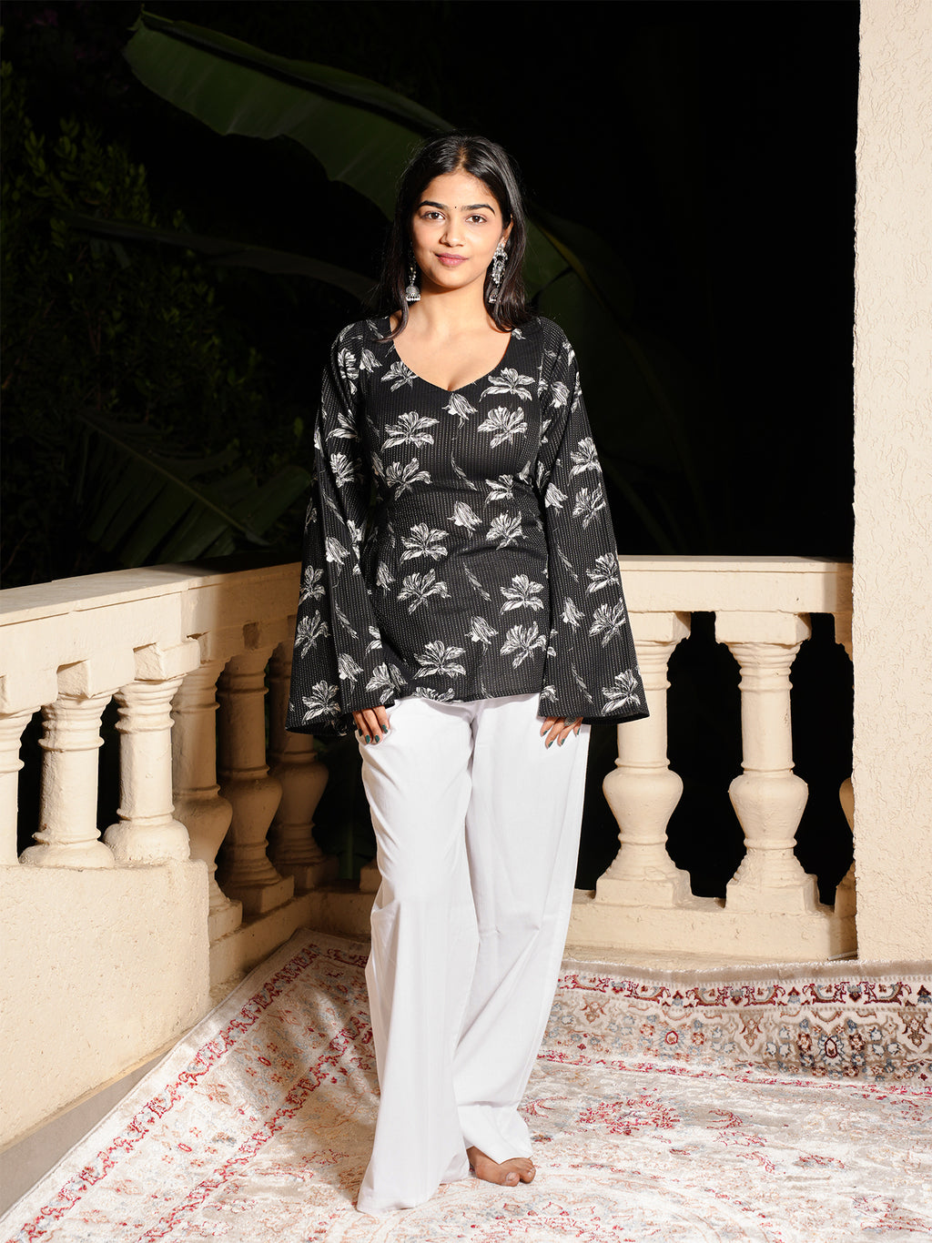 Noira Backless Sleeved Corset Kurti Top