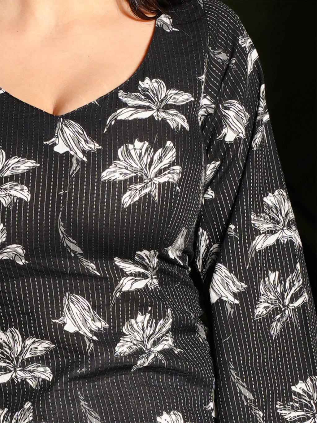 Noira Backless Sleeved Corset Kurti Top