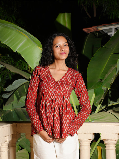 Saaya Sleeved Structured Top