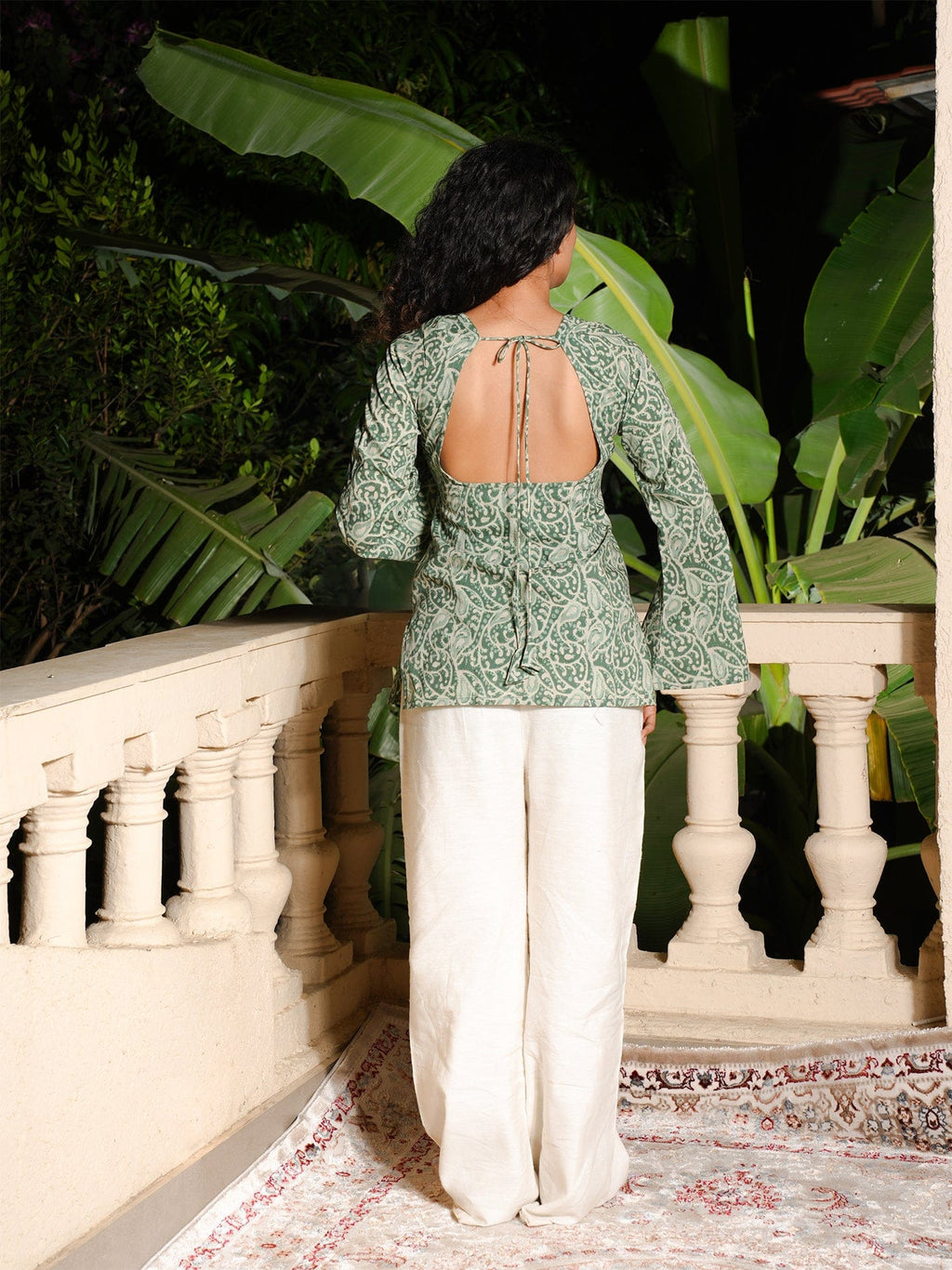 Aani Sleeved Open-Back Kurti Top