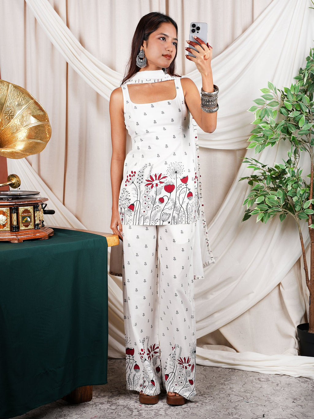 Gun-Gun Pant & Dupatta Set
