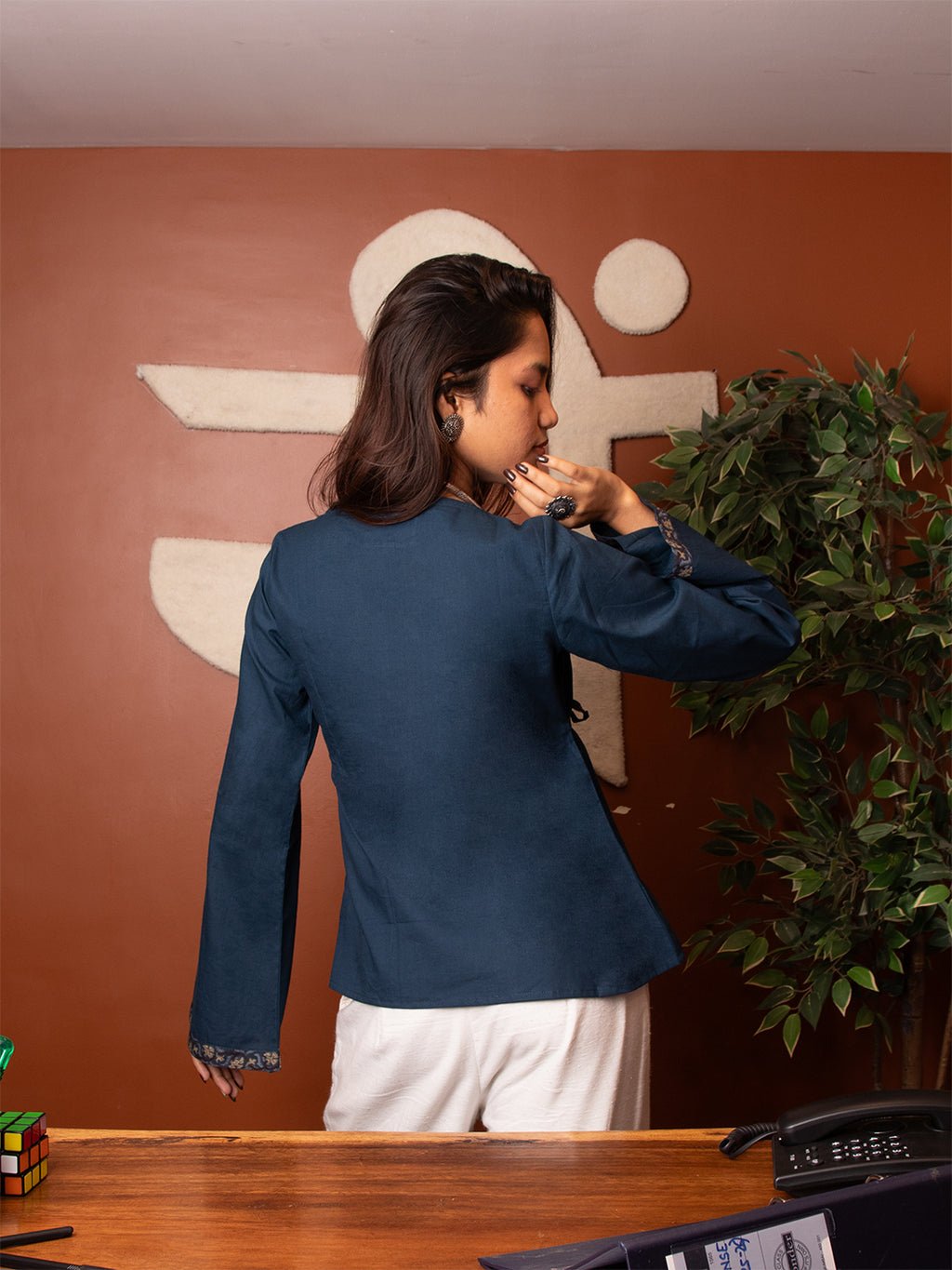 Soha Tie Up Structured Top