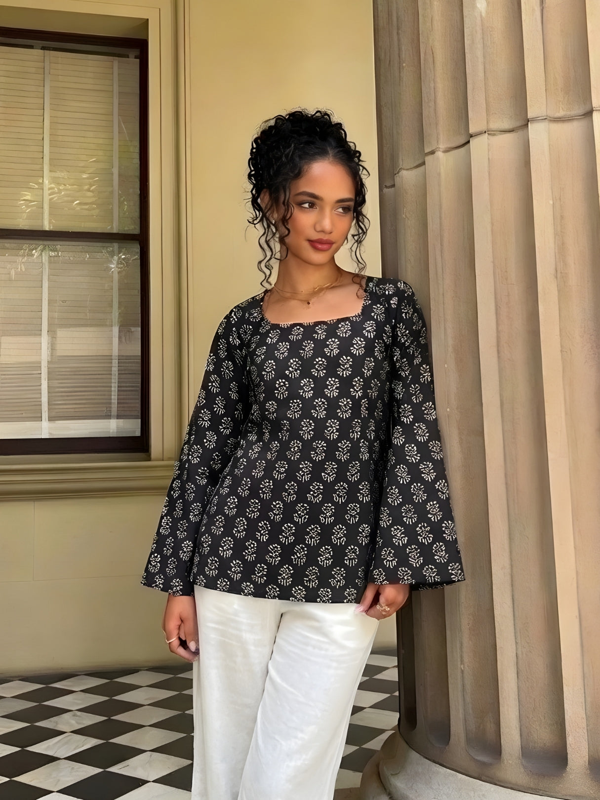 Komal Deep Back Sleeved Kurti