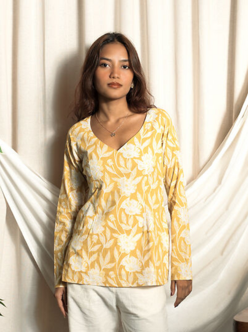Nafeesa Full Sleeved Structured Kurti Top