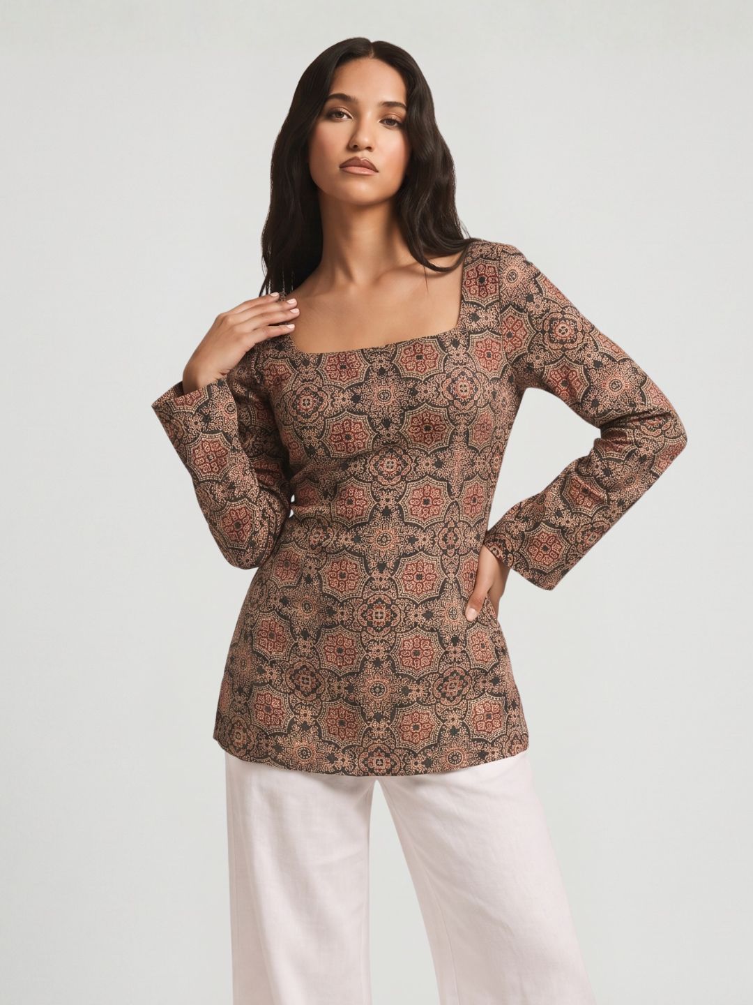ZARI SLEEVED DEEP BACK KURTI
